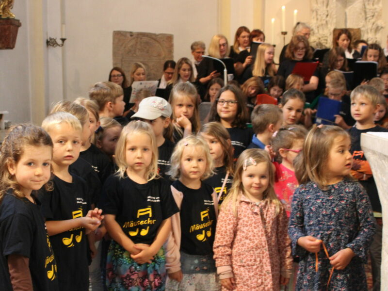 Familiengottesdienst & Pfarrfest in Sandelzhausen